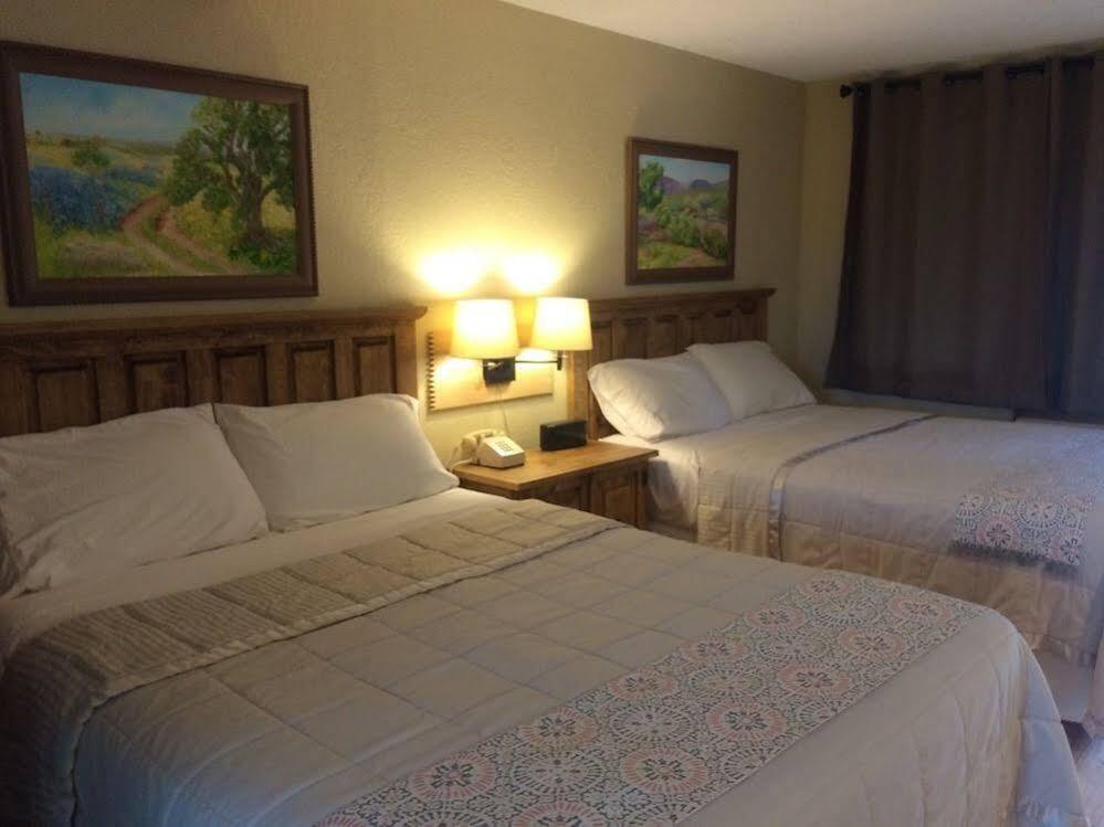 The Bygone Lodge Wimberley